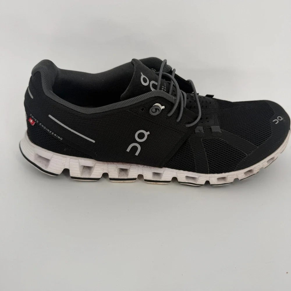 On Cloud 5 Womens Running Shoes Black White Sneakers W9 19.99511